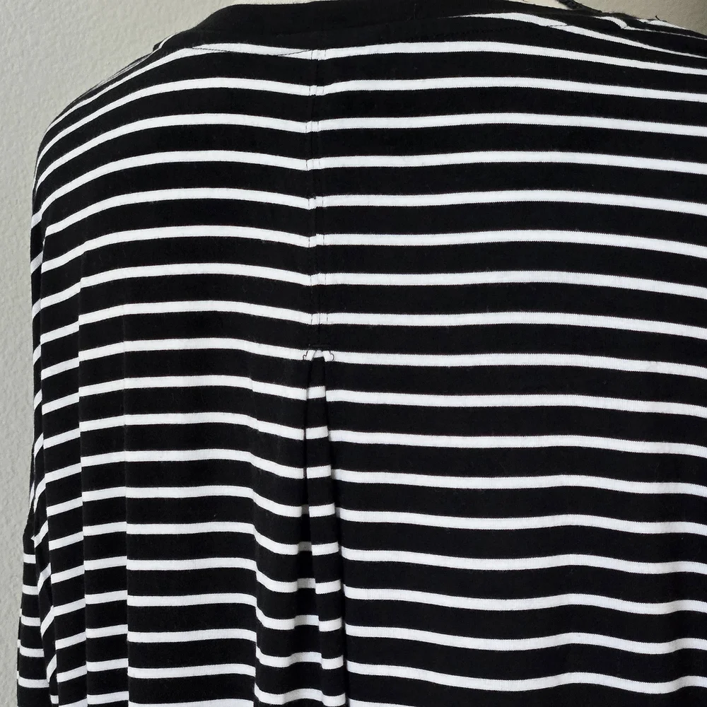 GAP Luxe Hi-Lo Pleated Back V-neck Boxy Tee, Dorman Sleeves, Black/White Stripe - Picture 3 of 8